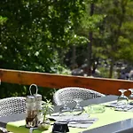 Arena Le Refuge 3* קורטה
