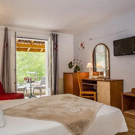 Arena Le Refuge كورتي