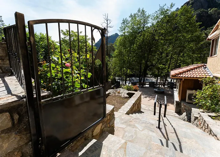 Arena Le Refuge Hotel 3*